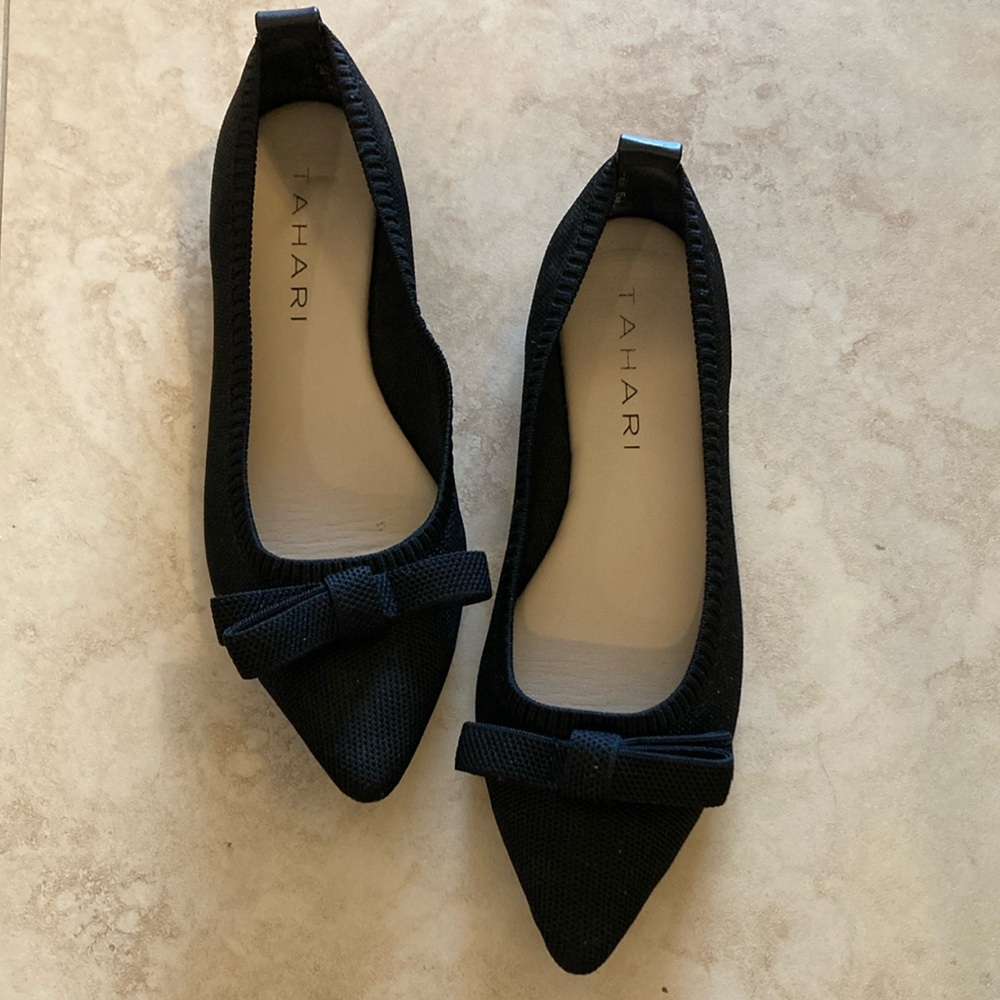 Tahari Black Flats with Bow Detail